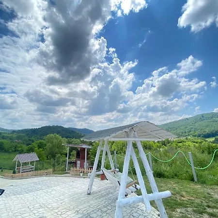 Casutele Verzi Din Campingplads Ocnele Mari